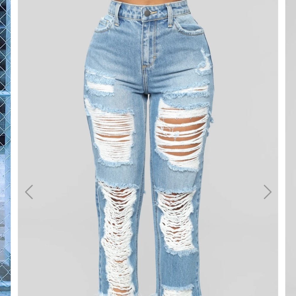 FashionNova boyfriend jeans size 11.